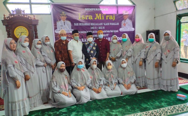 Ardiansyah Sulaiman Hadiri Peringatan Isra Mi’raj di Masjid Al Jama’ah Kandolo.